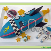 51.Marcipánový modelovaný dort 3D – raketa s kosmonautem
