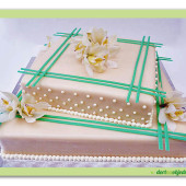 171. Svatební marcipánový dort s dekorací živých květů Orchidea