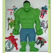 372. Dort s modelacemi Hulk a Avengers